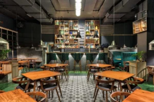 Restaurant & Bar
